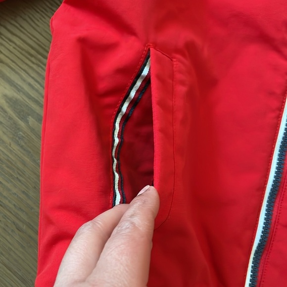 TOMMY HILFIGER Boys Red High Neck Zip-Up Solid Bomber Jacket Sz Small 6-7 NWT - Picture 6 of 15